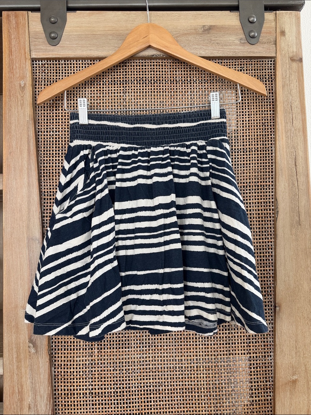 💚BUY 3 for $15💚 💚 H&M Navy and White Striped Smocked Waist Skater Skirt with fro